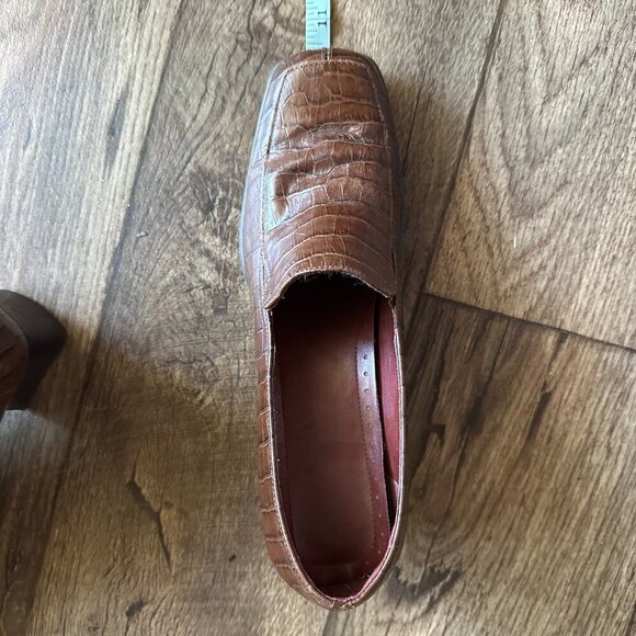 Brown leather crocodile embossed block heel with traction sole - Picture 13 of 16